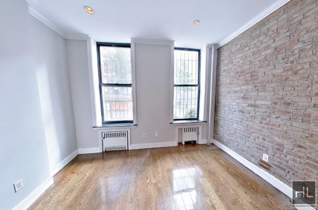 Photo - E 50TH ST. Unit 4A