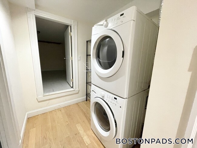 Photo - 98 L St