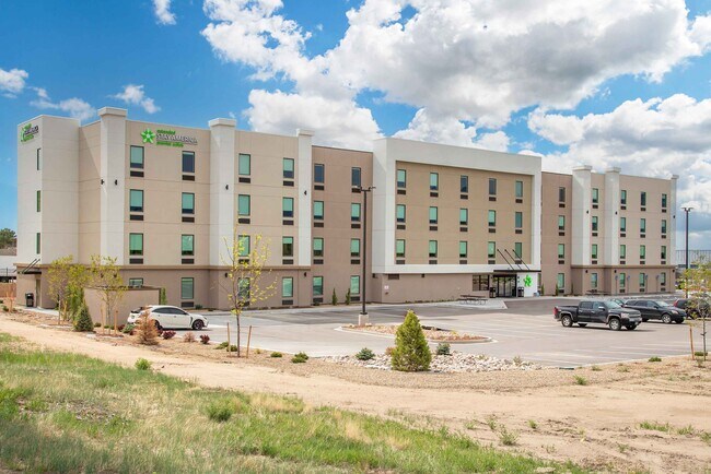 Furnished Studio-Colorado Springs - Center Park