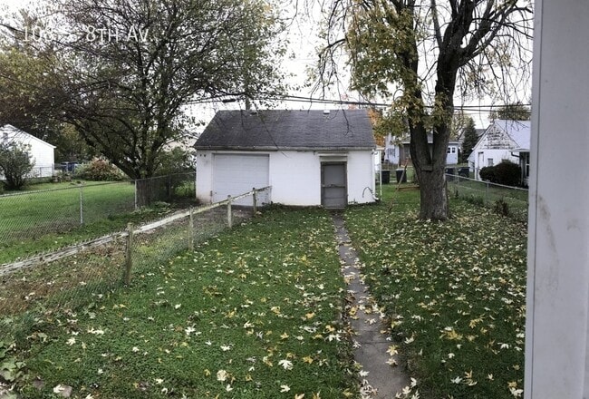 Photo - 108 S 8th Ave