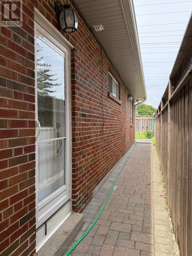 Photo - 65 Glen Agar Dr