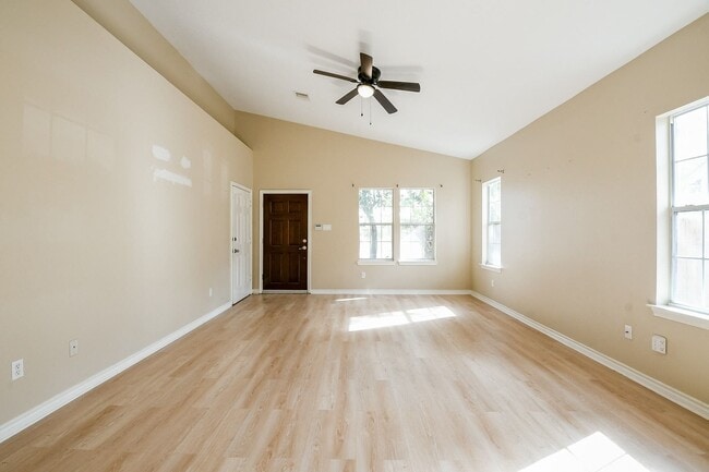 Photo - 7024 Eastwood St