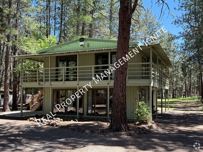 Building Photo - 18633 River Woods Dr Rental