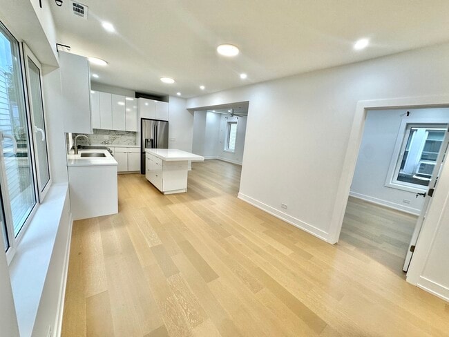 Photo - 5937 N Fairfield Ave