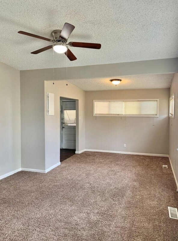 Photo - 4404 44th St