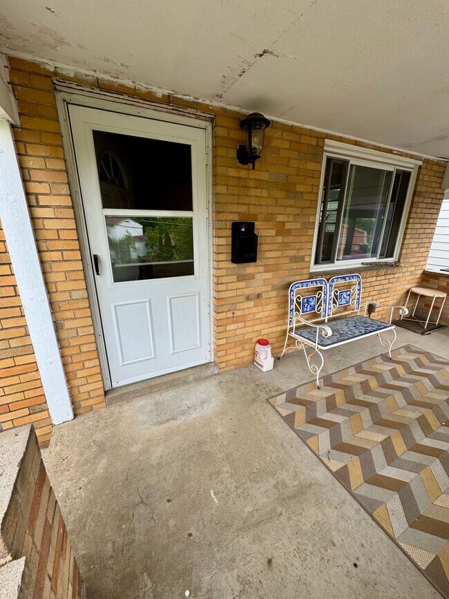 Photo - Charming 2 Bed 1 Bath in Beechview!