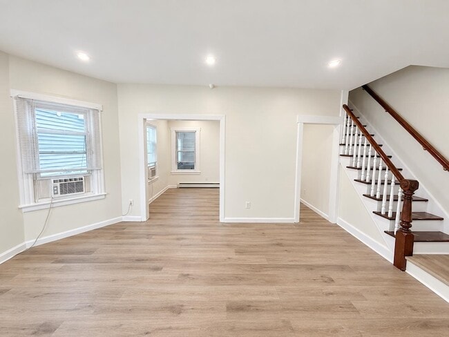 877 Jaques Ave