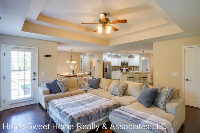 Photo - 4 br, 2 bath House - 1105 N Gretchen