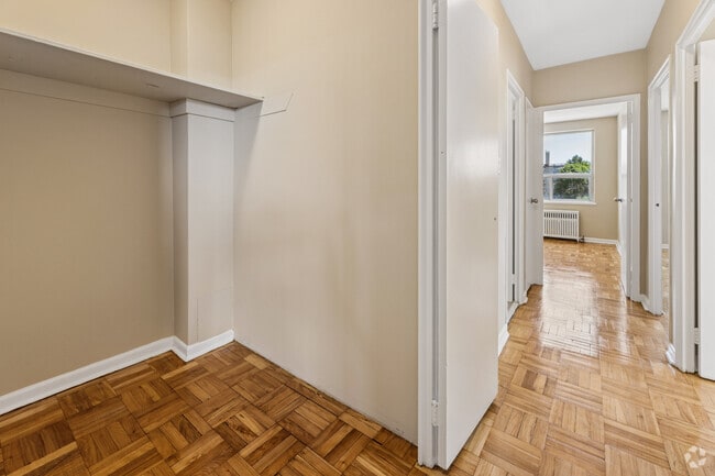 3BR, 1BA - 788SF - Storage
