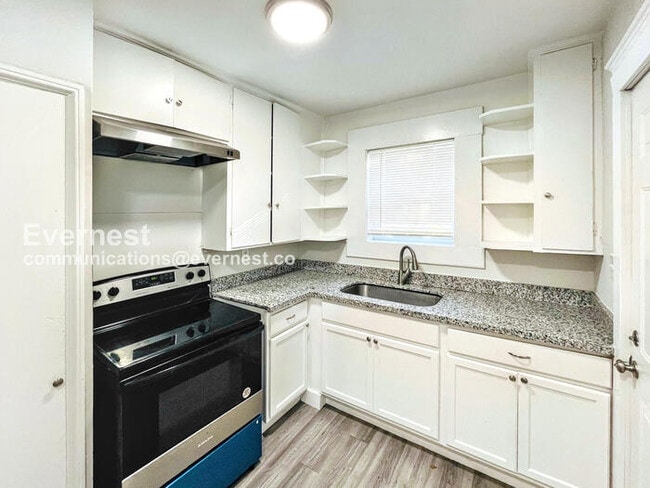 Photo - 227 Broadmoor Dr