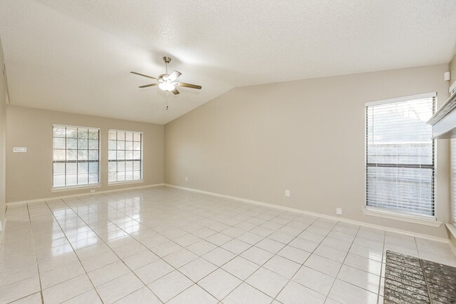 Photo - 907 Cedar Run Dr