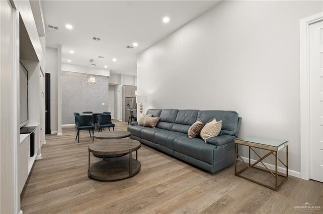 5009 Sonora Ave W