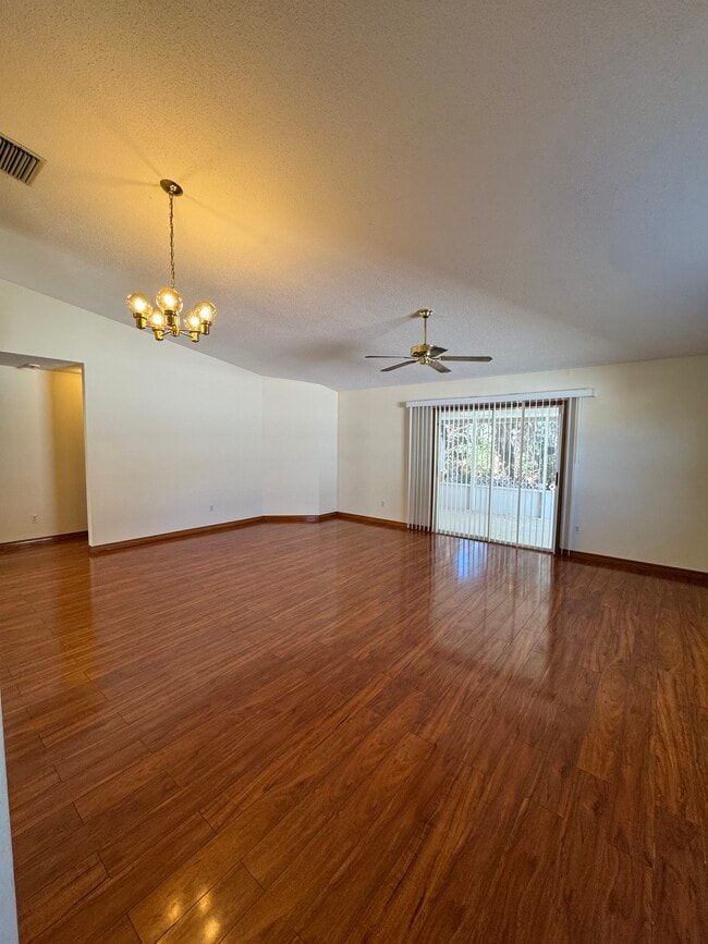 Photo - 3554 Irish Ln