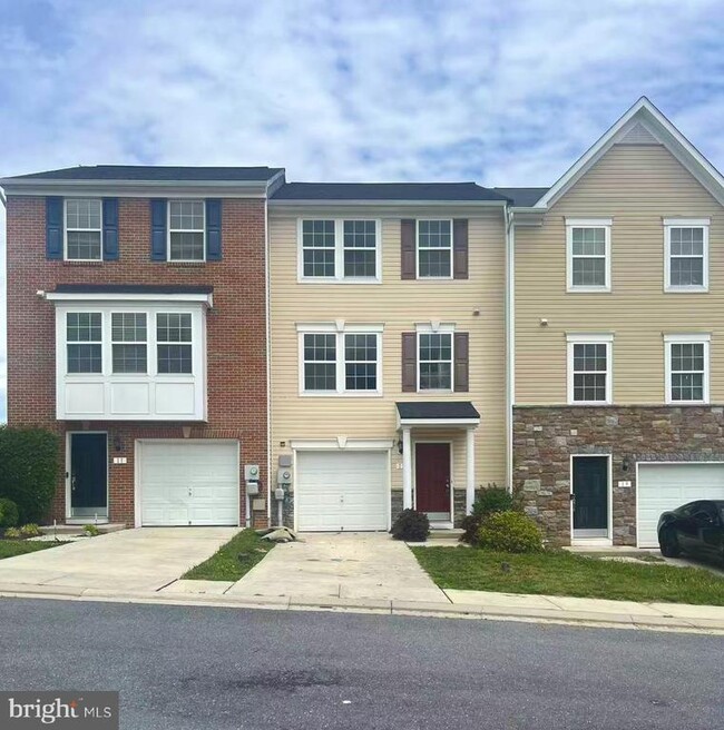 Photo - 15 Wayside Ct Townhome