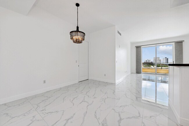 Photo - 403 S Sapodilla Ave Unit 707