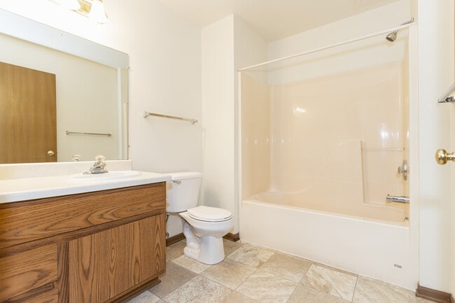 Photo - Weston Pines Apartments