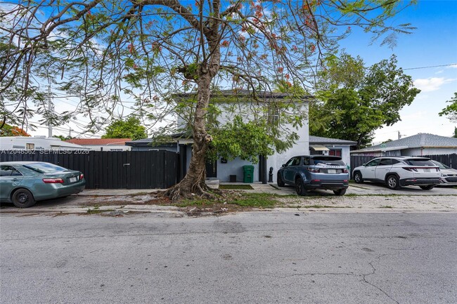 2275 NW 30th St Unidad 0