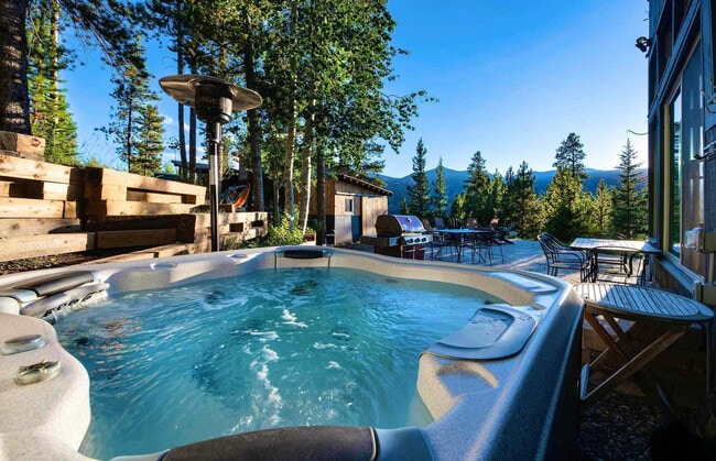 Photo - 1396 Forest Hills Dr Unit ID1301396P