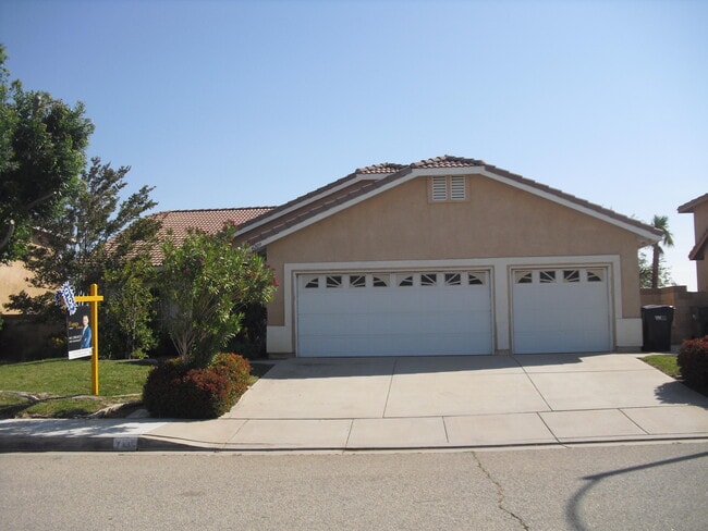 Building Photo - 4209 Grandview Dr