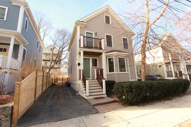 Building Photo - 49 Wyman St