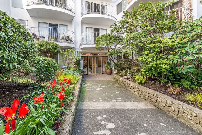 Photo - Granada Court