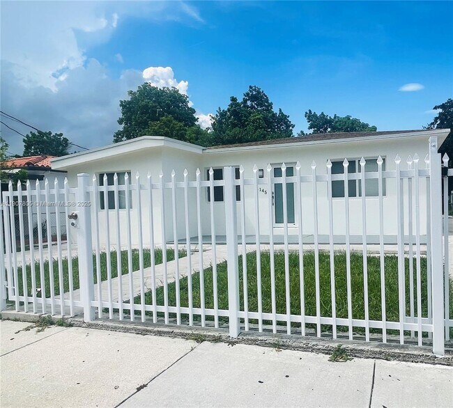 Photo - 1145 NW 25th St