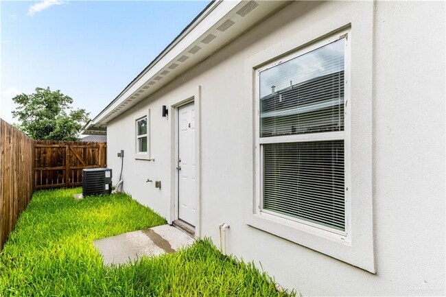 3404 Frio Ave Unit 1