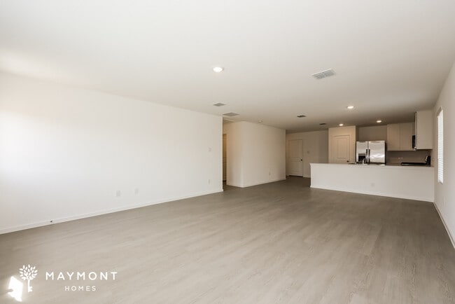 Photo - 1059 Neyland Dr