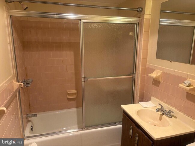 Photo - 2107 Fort Davis St SE Unit 202