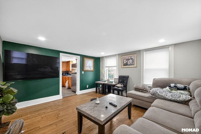 Photo - 53 W Broadway