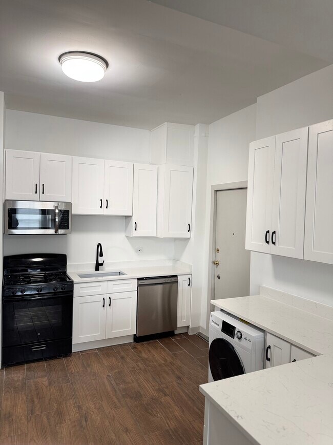 Photo - 2814 N Racine Ave Unit 3