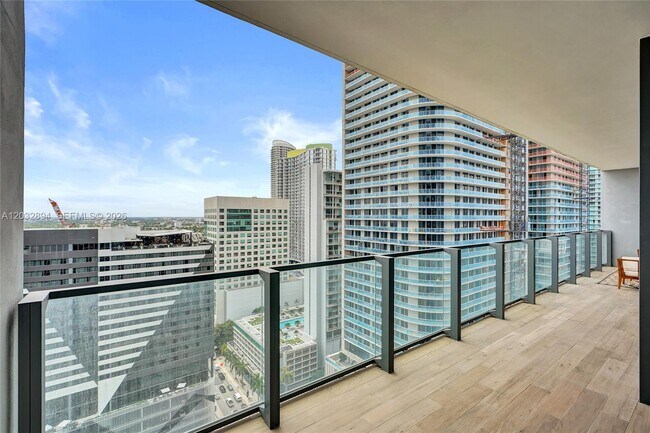 Photo - 88 SW 7th St Unidad 2210