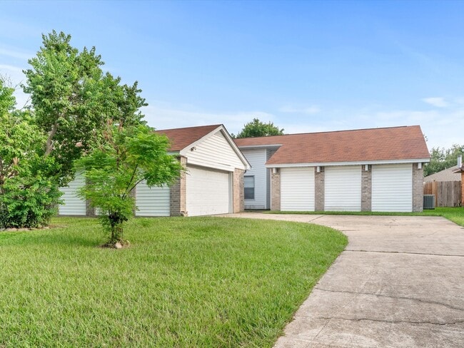 Building Photo - 13515 Wimbledon Oaks Dr Rental