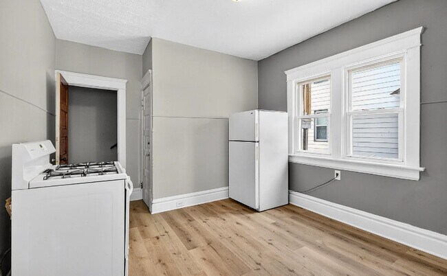 Photo - 458 Kling St