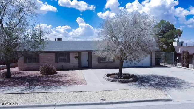 Photo - 3311 Drumond Rd