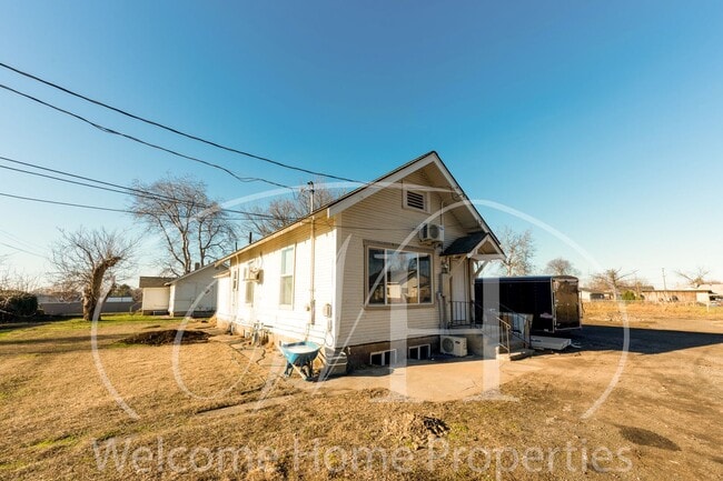 Building Photo - Newly Remodeled 1 Bedroom with an Office Unit 67 Rima Rental