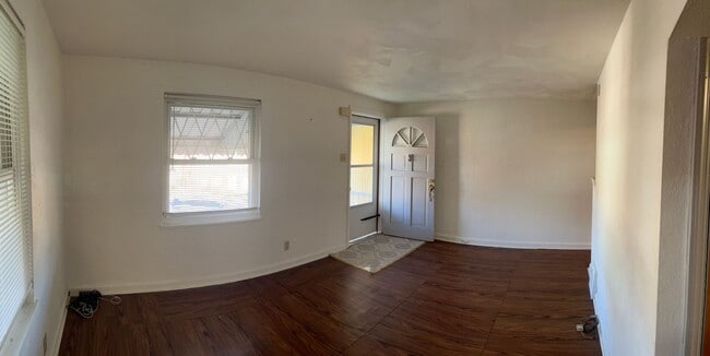 Building Photo - 2 Bedroom Stanton Heights Townhouse