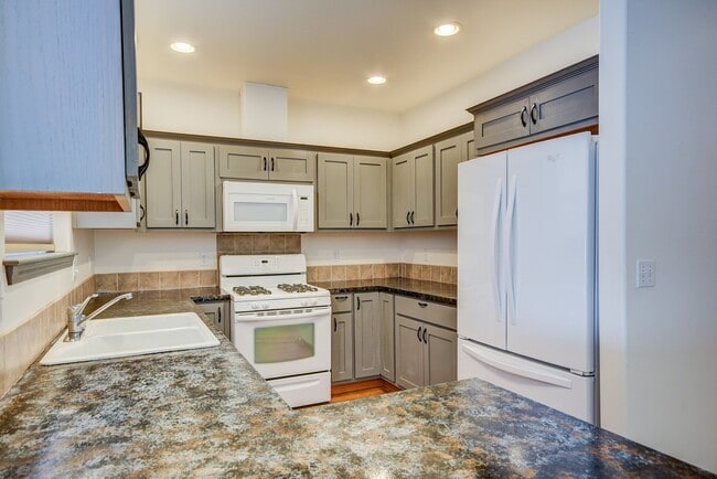 Photo - 2 Bed 2 Bath Single-Level Home (55 & over Community) Landscaping Included
