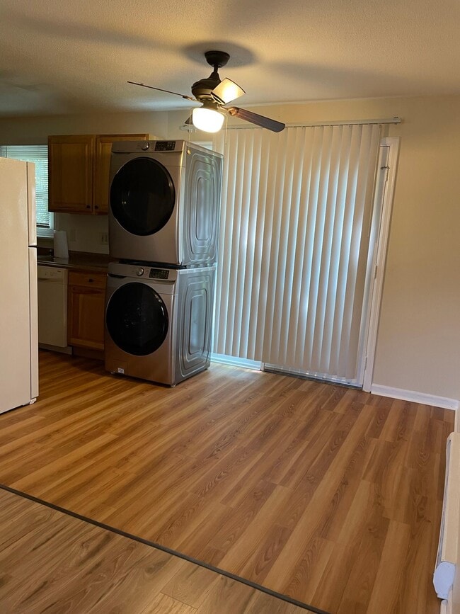 Photo - 425 Dorset St