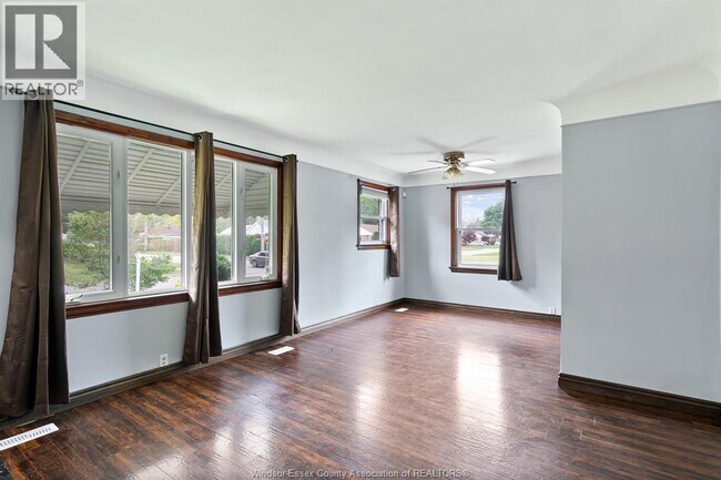 Photo - 3200 Longfellow Ave