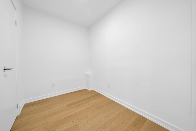 Photo - 26 Balmoral Ave Unit 308