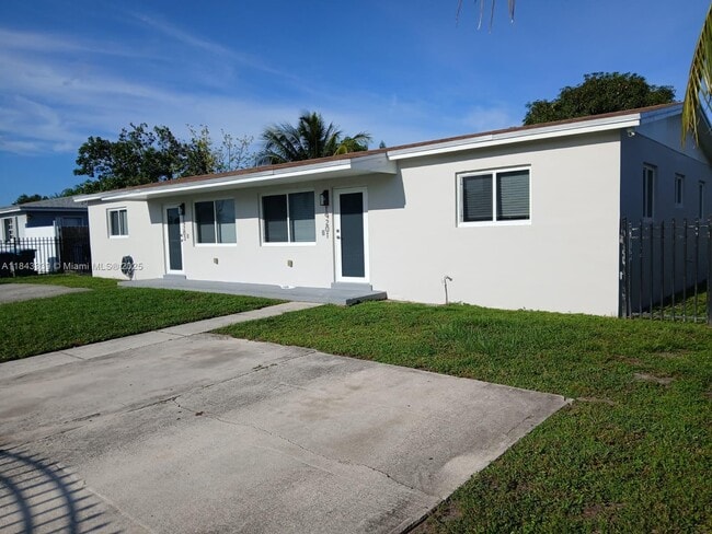 Building Photo - 19201 NW 36th Ave Unit 1 Rental