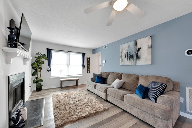 Photo - 633 Dorene Pl