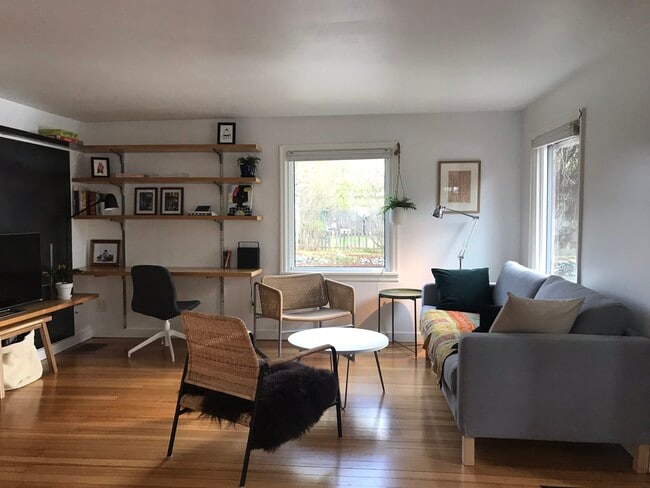 Photo - 2215 Dahl Ln