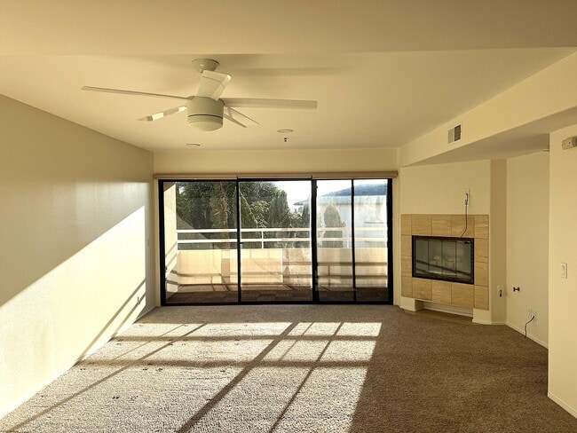 Photo - 5726 La Jolla Blvd