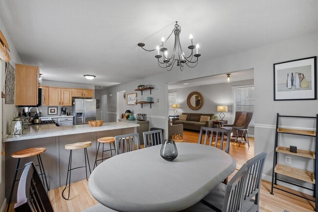 Photo - 131 Forest Hill Way