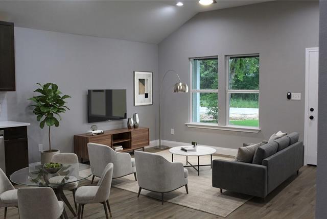 Photo - 1115 Charlie's Dr