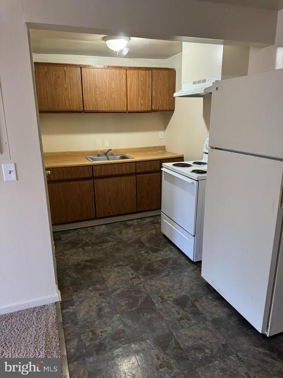 Building Photo - 109 S Bentz St Unit 8