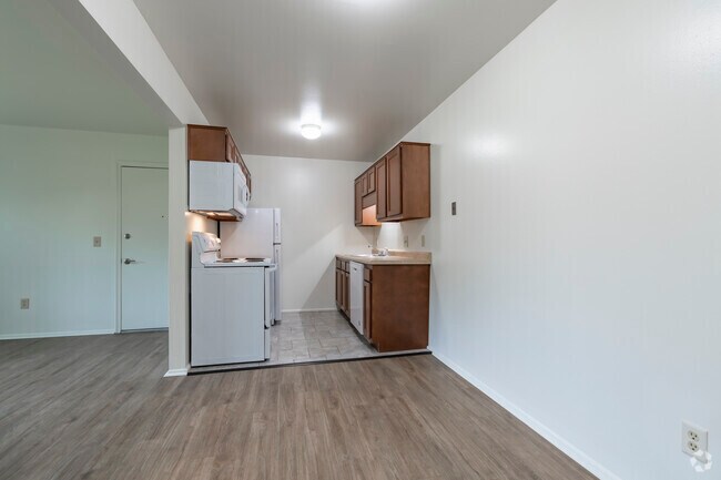 1BR, 1BA - 600SF - Dining Room