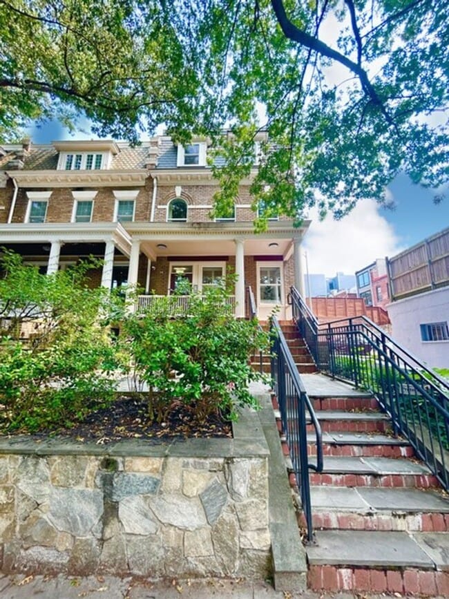 Building Photo - Lovely 2 BR/ 2 BA Condo in Adams Morgan! Unit 7